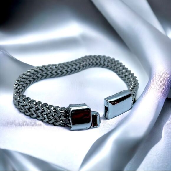 Men’s Stainless Steel l Bracelet l Magnetic Closure l Unisex l 8” l New - Picture 1 of 10